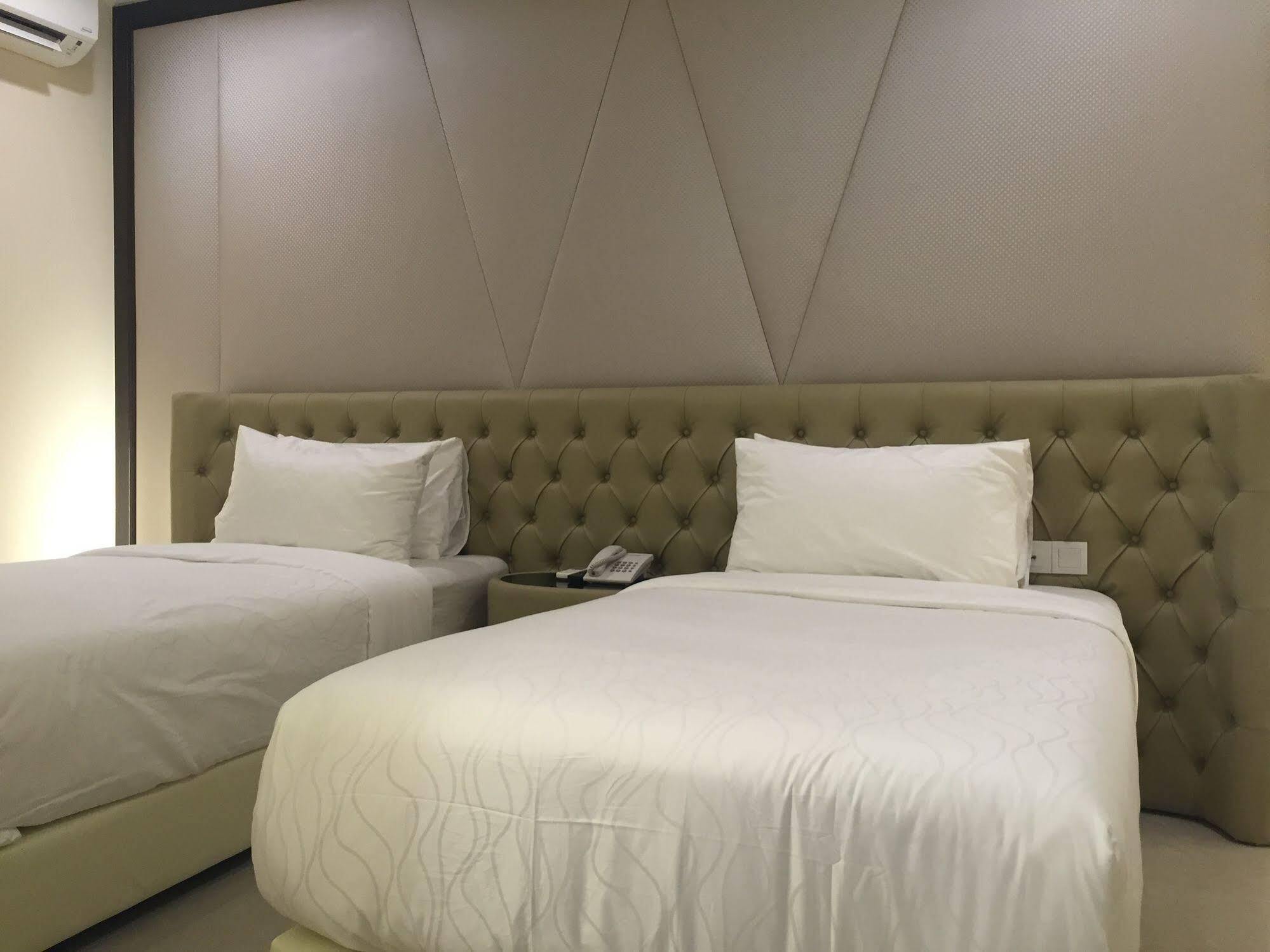 Ritzton Hotel Τζόχορ Μπάχρου Εξωτερικό φωτογραφία